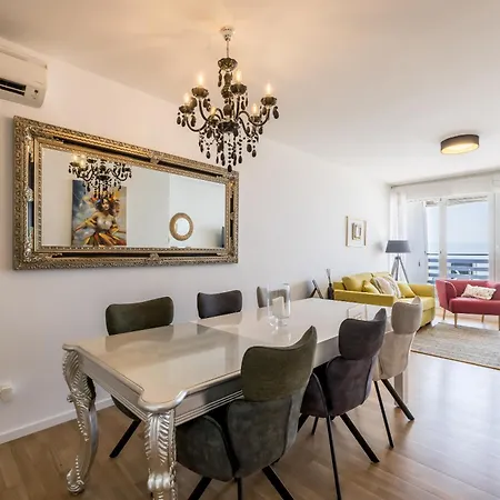Apartamento Beachaholic M&g, Luxury Seaside On Znjan Split