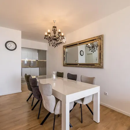 Beachaholic M&g, Luxury Seaside On Znjan Apartamento *