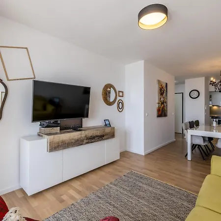Apartamento Beachaholic M&g, Luxury Seaside On Znjan Split