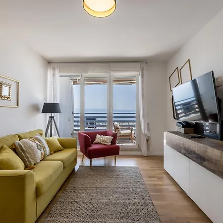 Beachaholic M&g, Luxury Seaside On Znjan Apartamento *