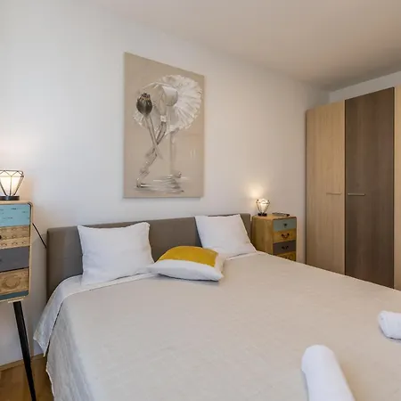 Apartamento Beachaholic M&g, Luxury Seaside On Znjan Split