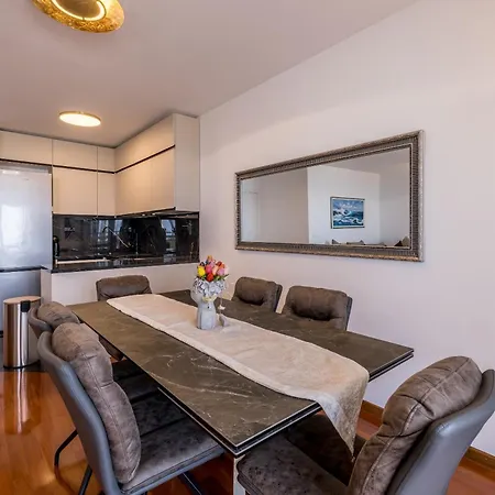 Apartamento Beachaholic M&g, Luxury Seaside On Znjan